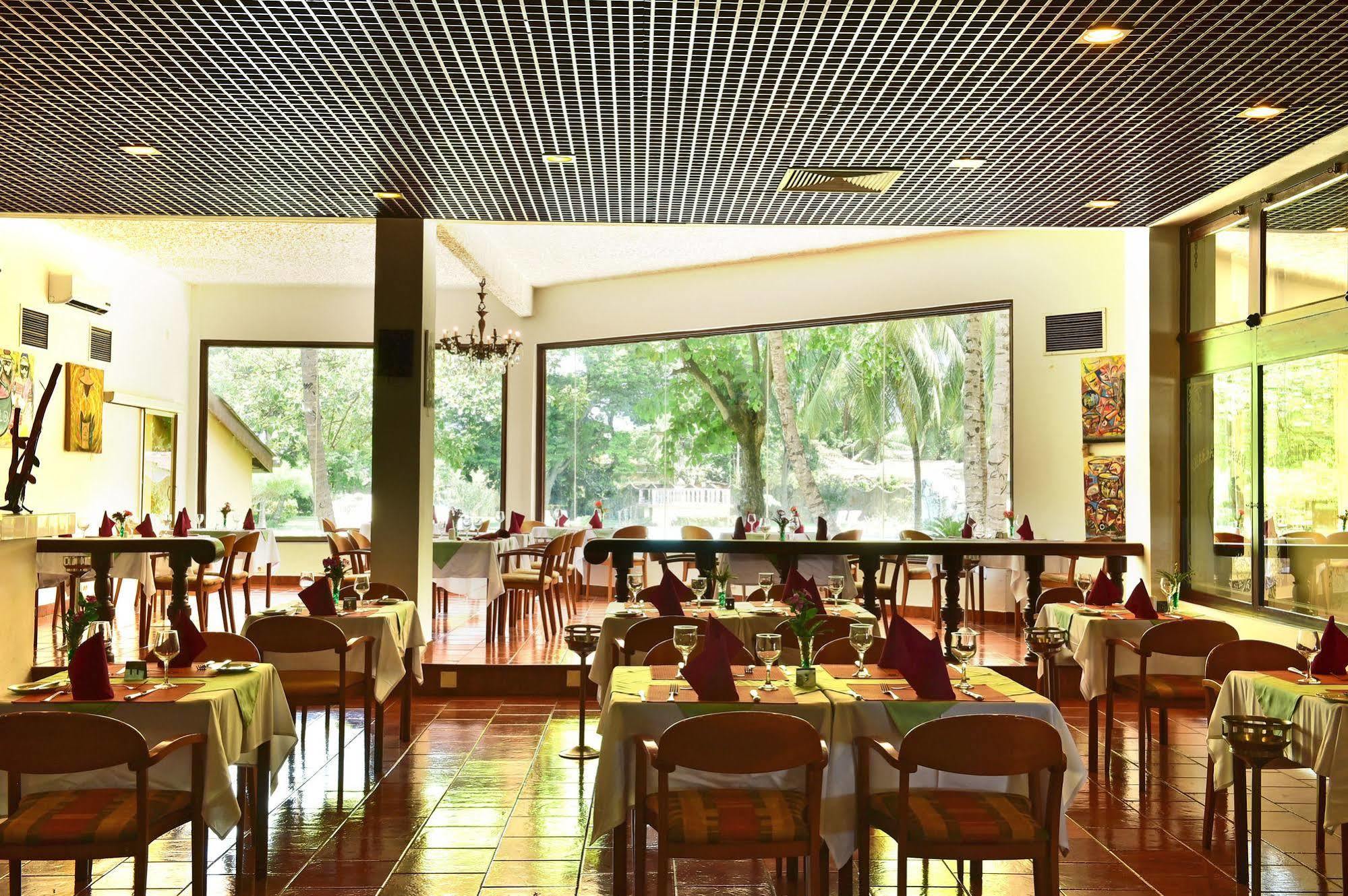 ホテル Pestana Miramar サントメ エクステリア 写真