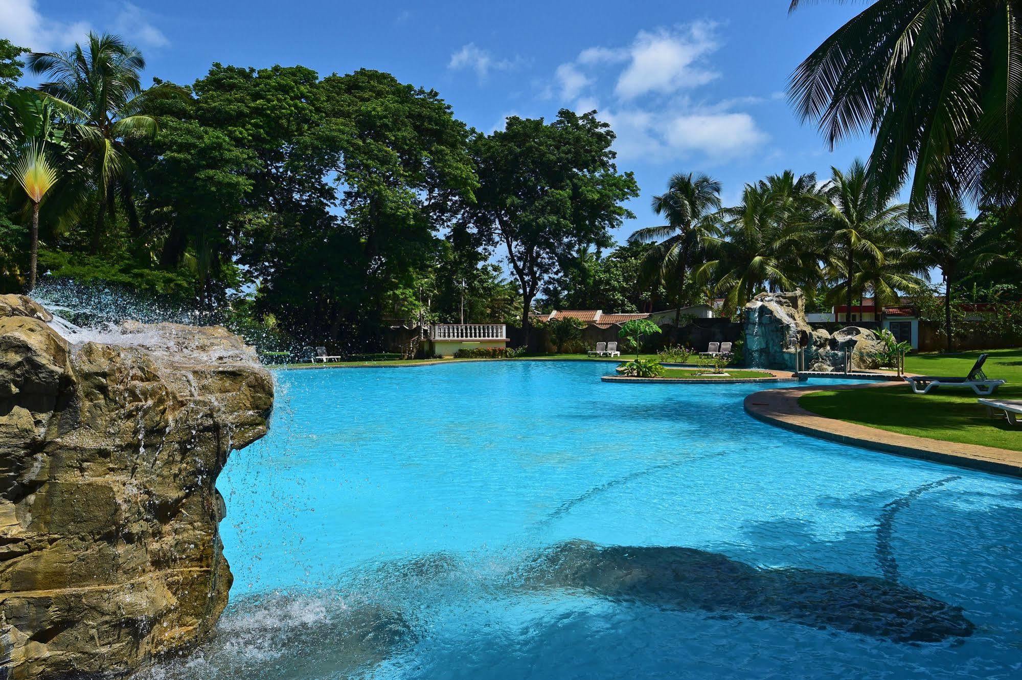 ホテル Pestana Miramar サントメ エクステリア 写真