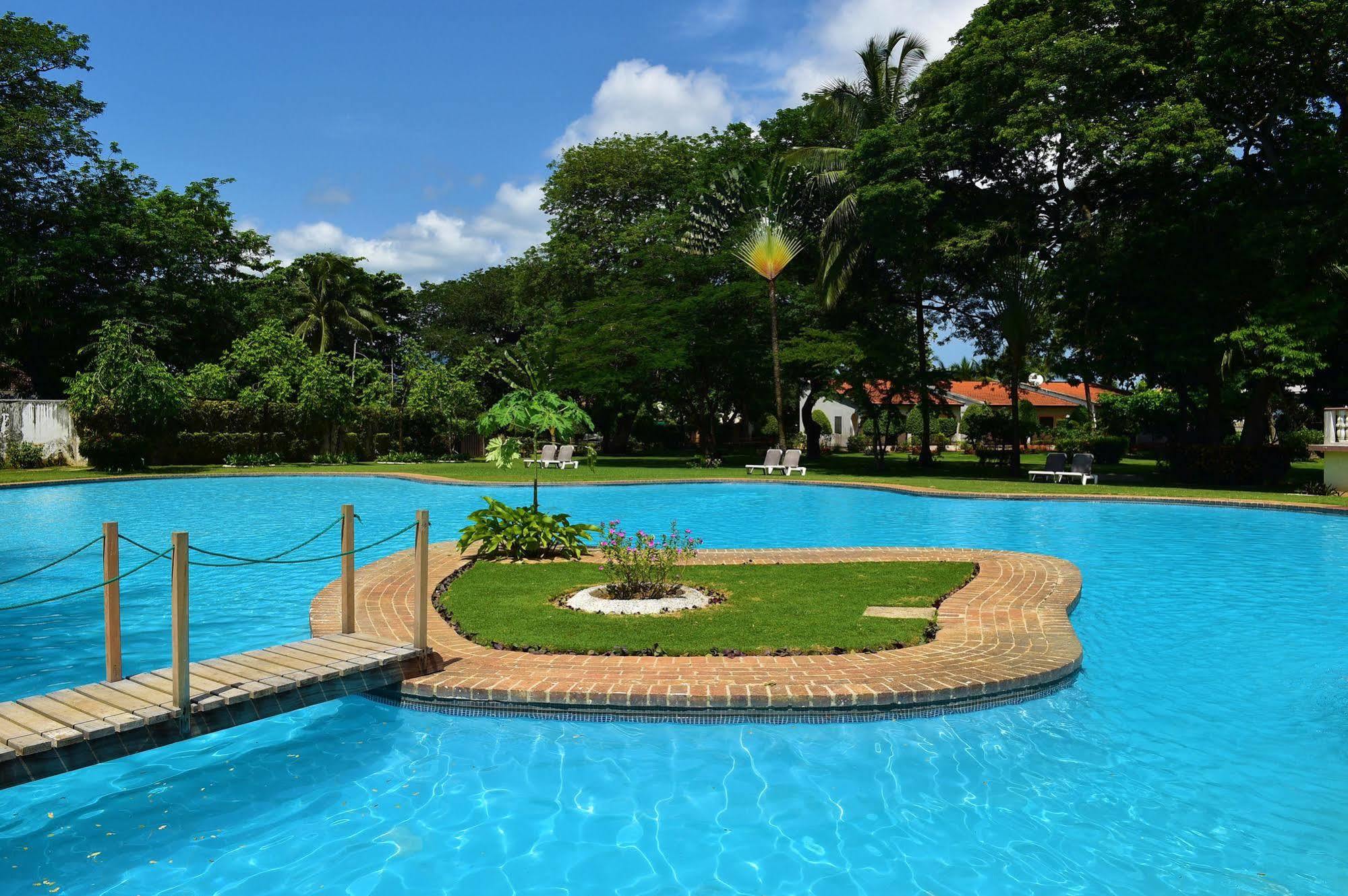 ホテル Pestana Miramar サントメ エクステリア 写真