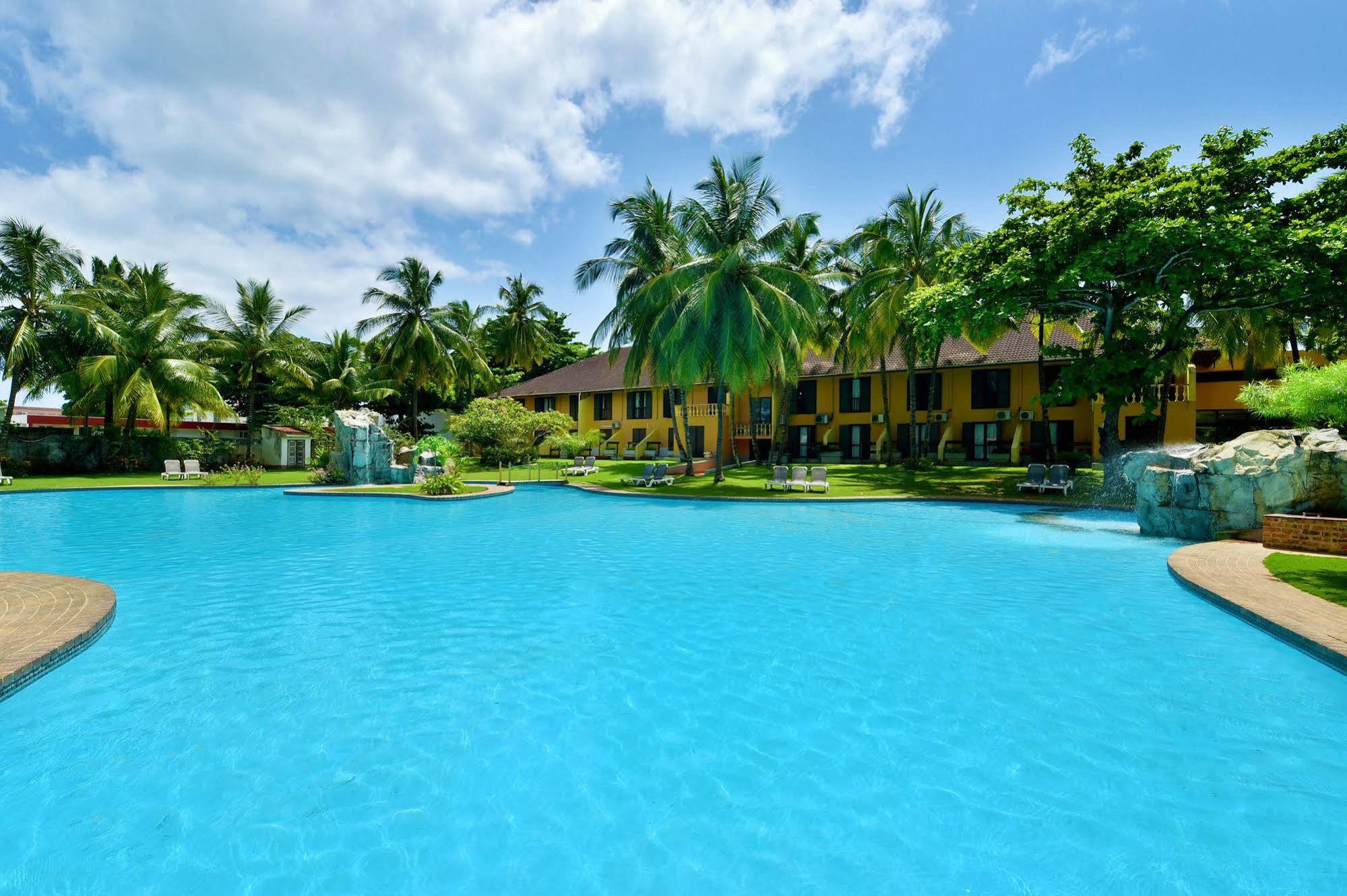 ホテル Pestana Miramar サントメ エクステリア 写真