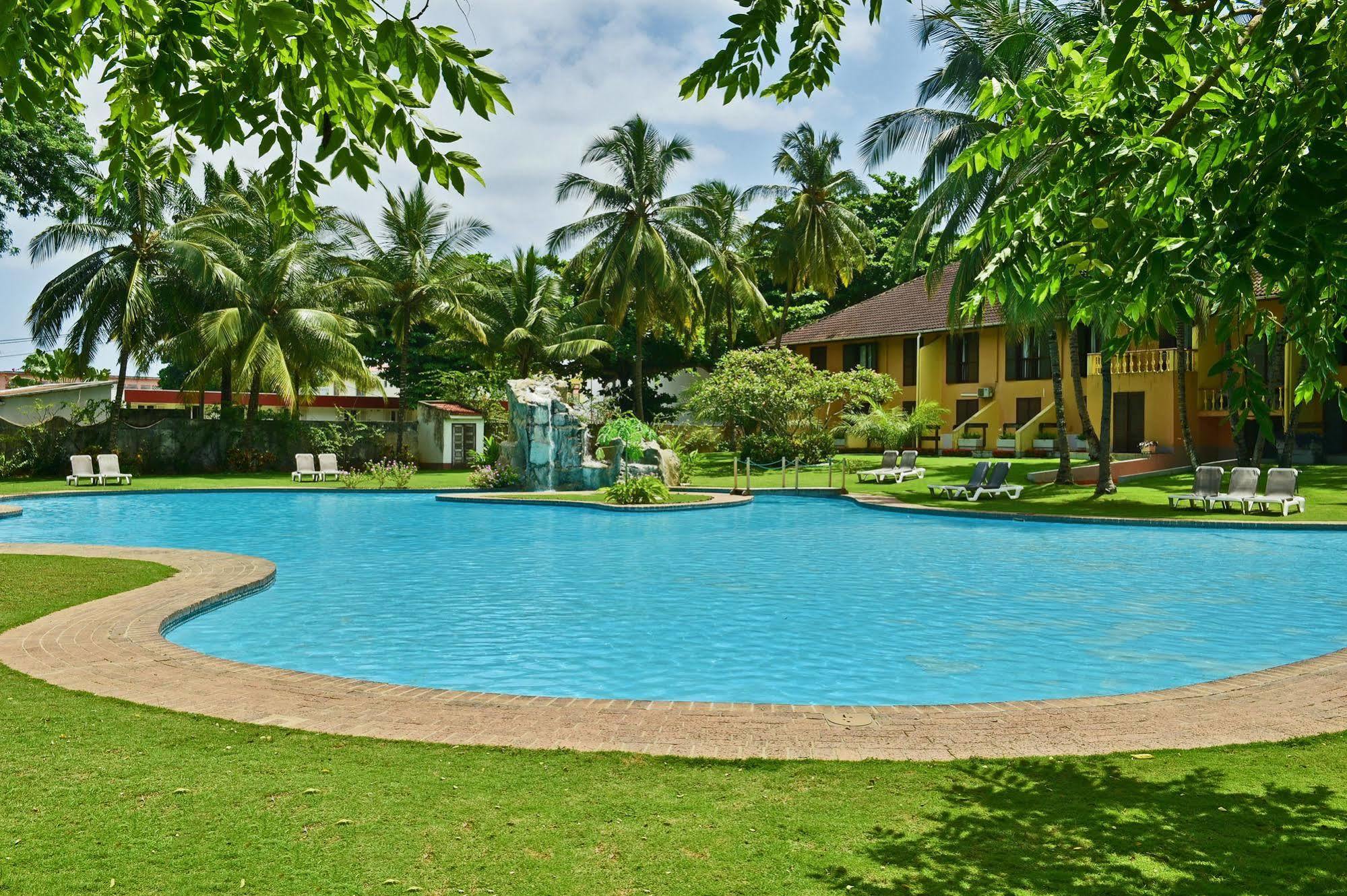 ホテル Pestana Miramar サントメ エクステリア 写真
